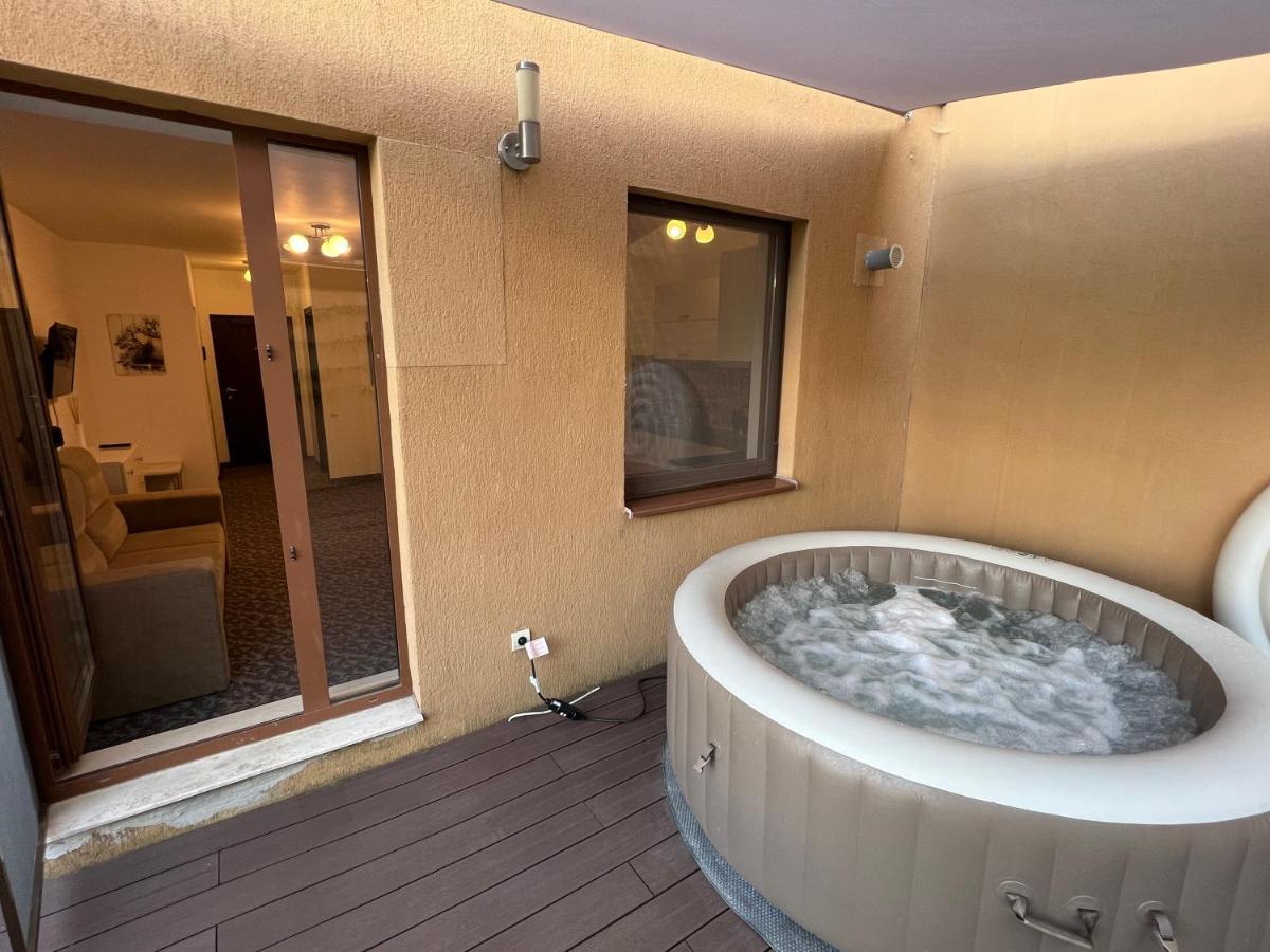 Coroni Studio With Jacuzzi Braşov Exteriör bild